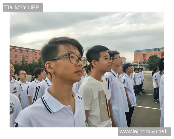 张静回顾英雄联盟职业生涯的辉煌与挑战历程分享